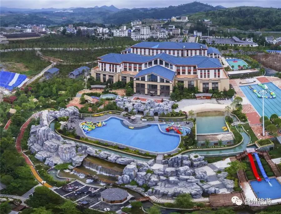 经过扶贫改造后乡村大变样,脱贫攻坚乡村旧貌