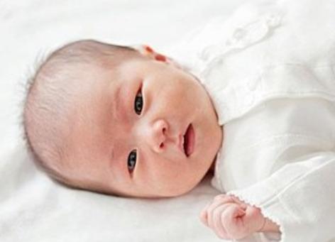 女婴刚出生6天就来月经了,生完宝宝来大姨妈的前兆