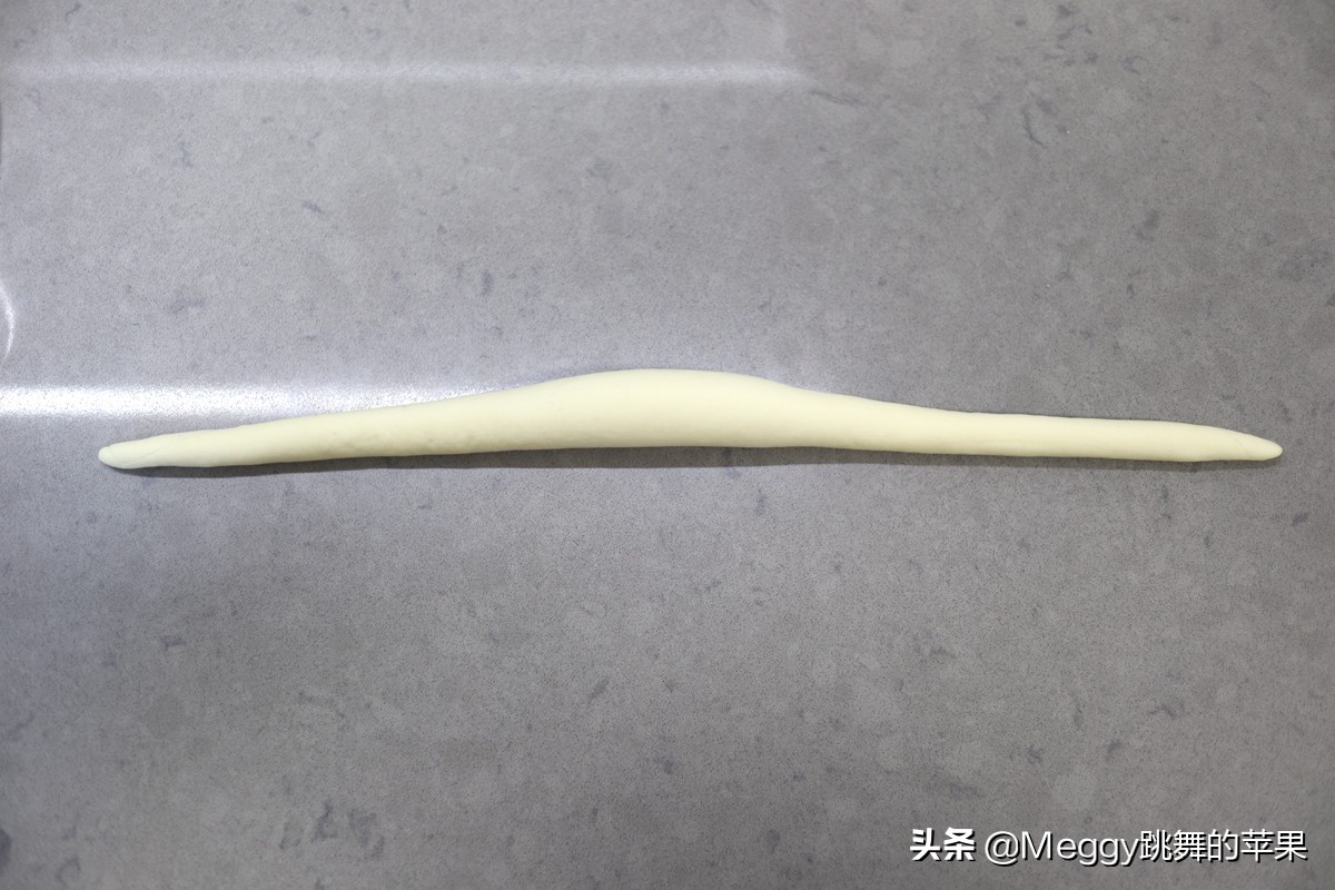 77岁老妈最爱吃的面包，口感扎实，造型美观，德国人喝啤酒必备