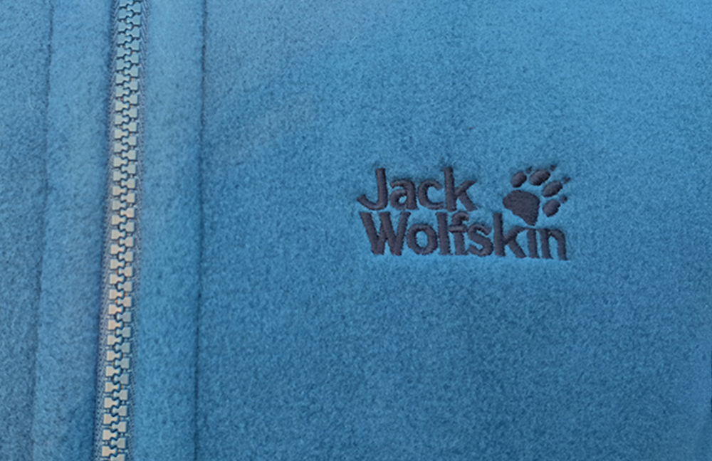 狼爪三合一冲锋衣测评对比,狼爪冲锋衣和jeep冲锋衣哪个好