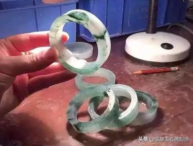 结婚三金选择黄金还是彩金,结婚金首饰怎么挑选