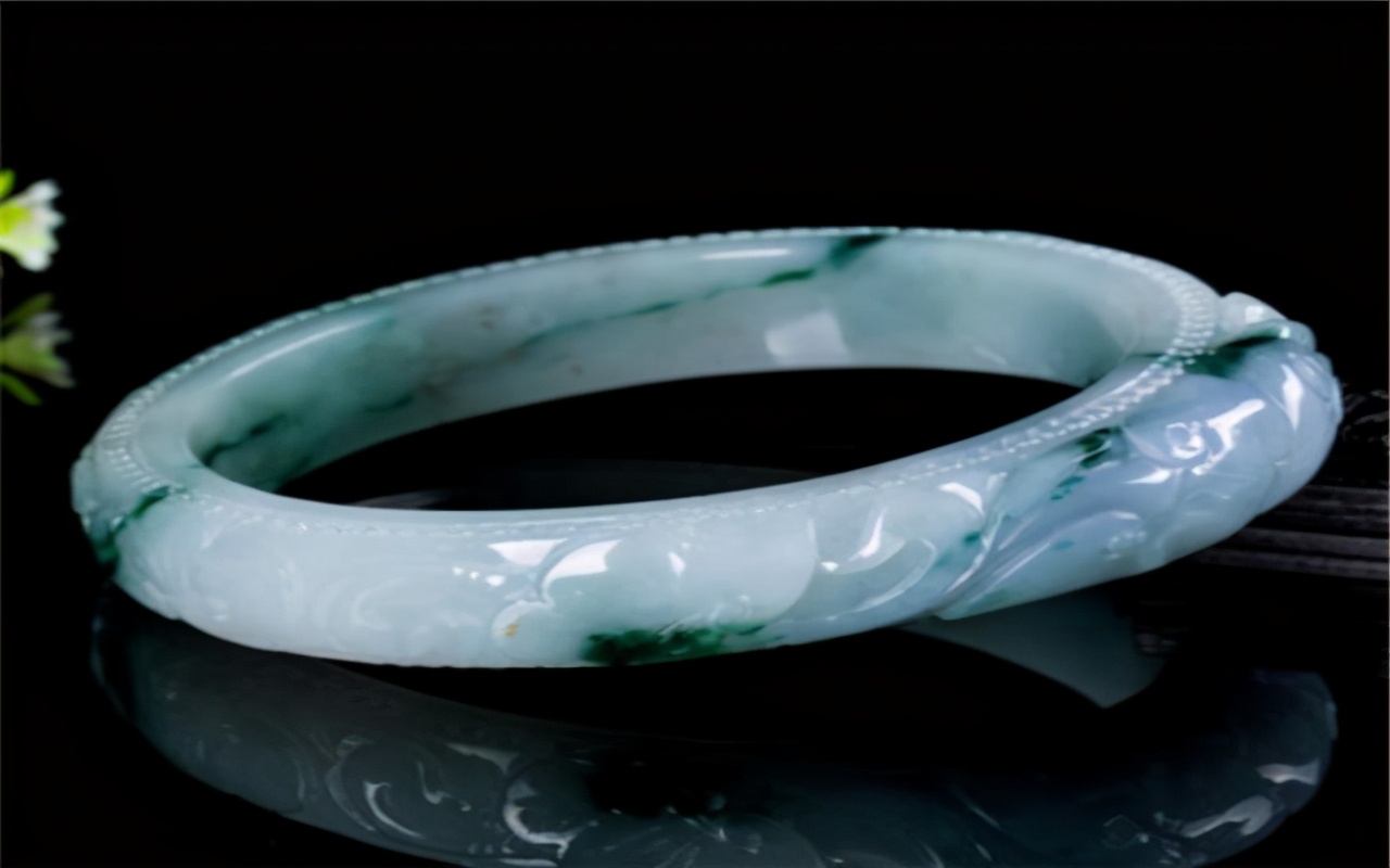 翡翠玉手镯讲解视频,翡翠手镯介绍讲解词