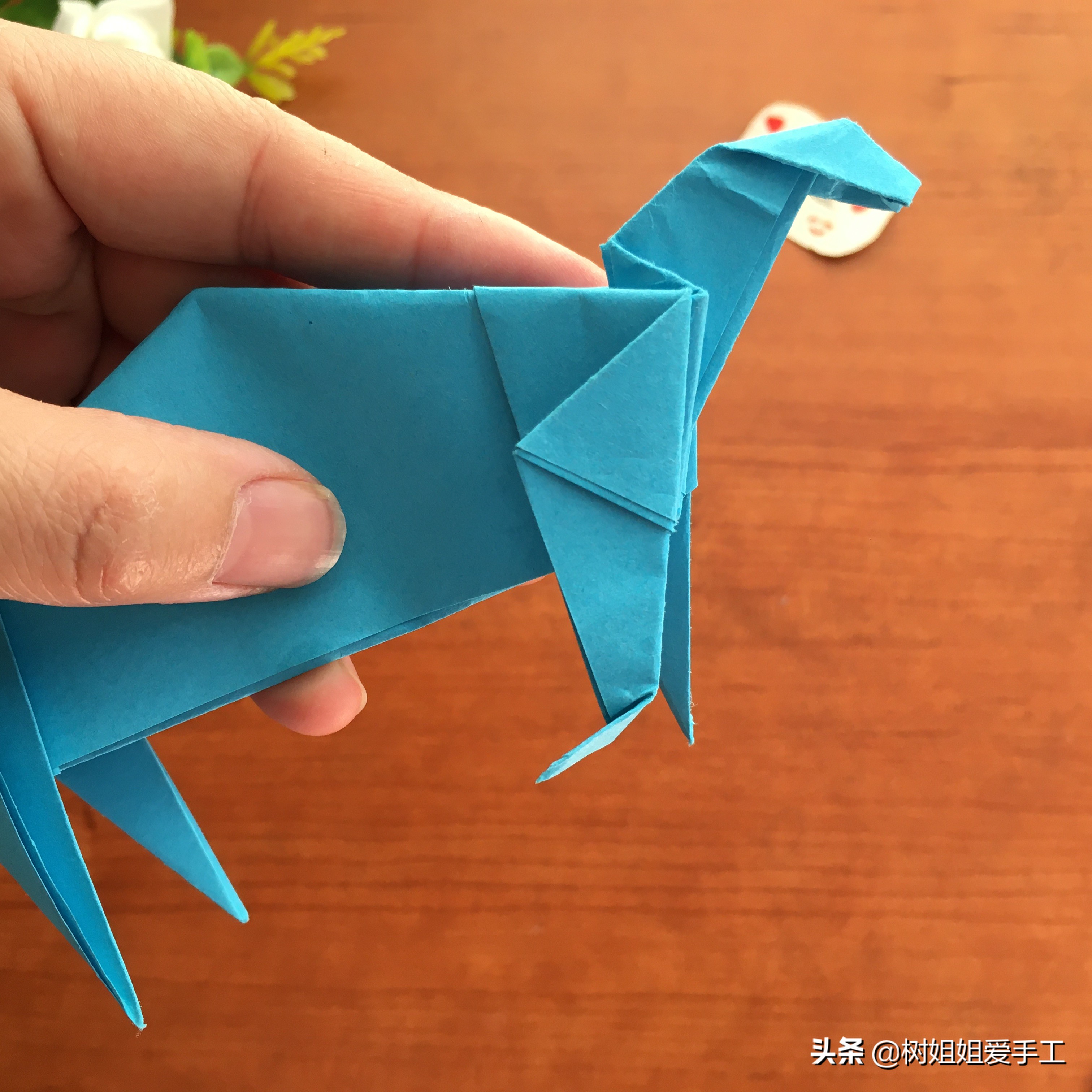 动物折纸：剑龙，一种巨大的草食性恐龙