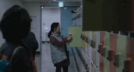 69岁老人被29岁男人性侵，罪犯逍遥法外，这部韩国电影真敢拍