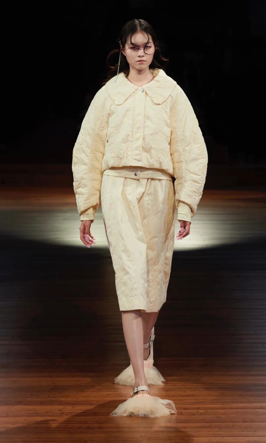 momonary涔愮敽鑱斿悕,涔愮敽灏忎釜瀛愮増