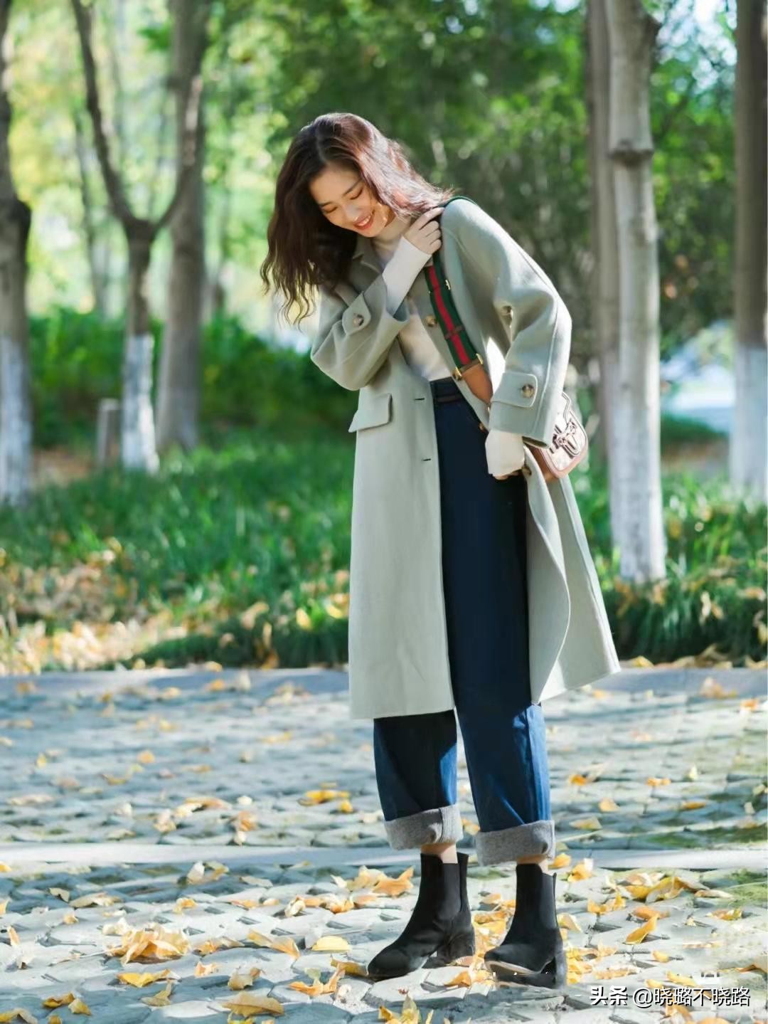 怎么样穿风衣才显得很有气质,穿风衣的高级感