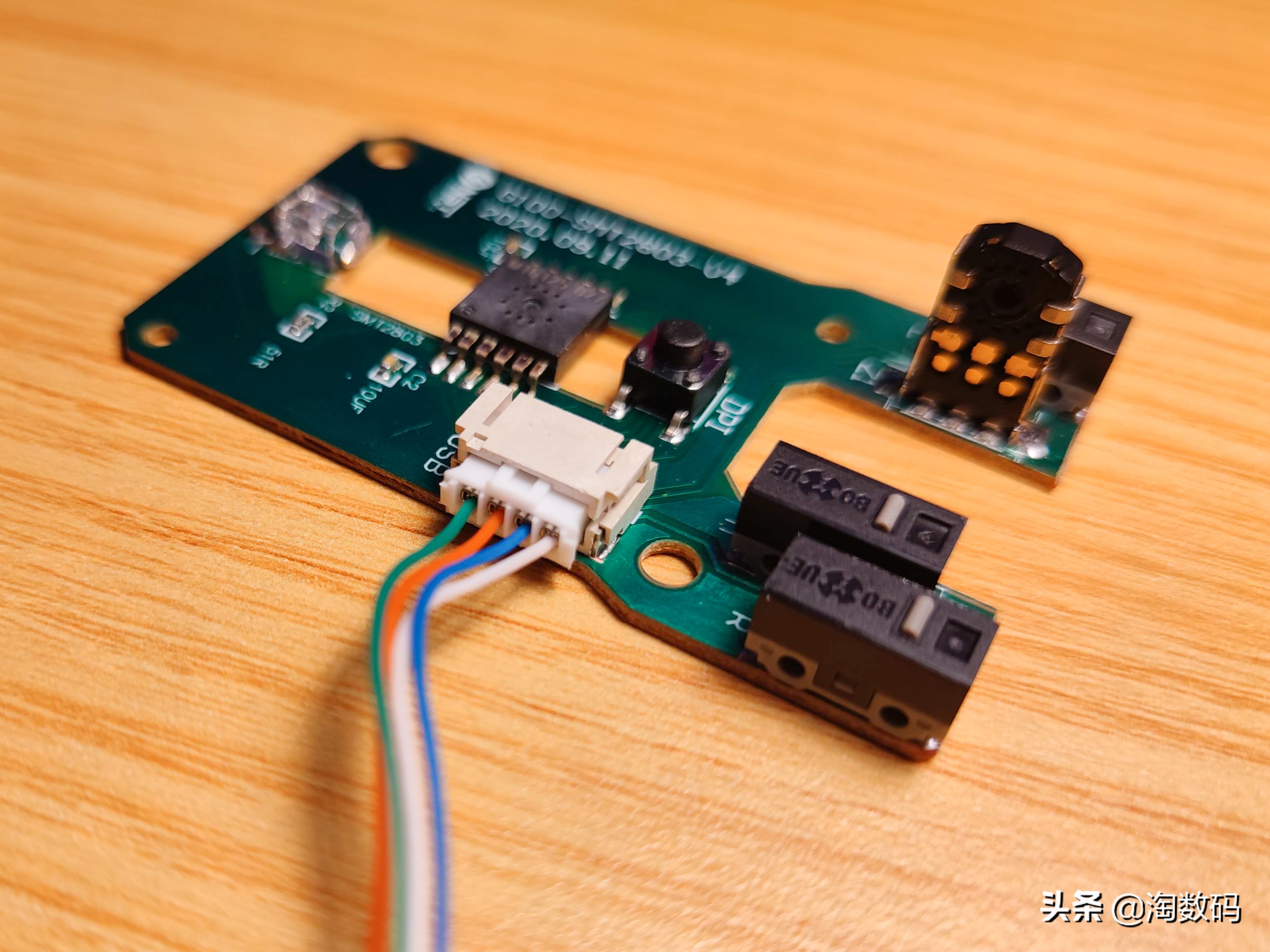 100元左右罗技和雷蛇鼠标测评,雷蛇罗技鼠标测评