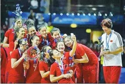 郎平执教8年都获得过哪些荣誉,郎平的贡献有多大