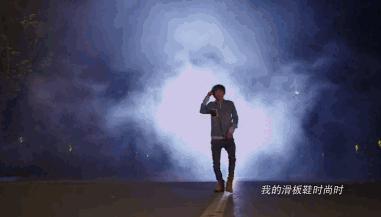 李宁飞织透气轻便跑步鞋,李宁飞织板鞋