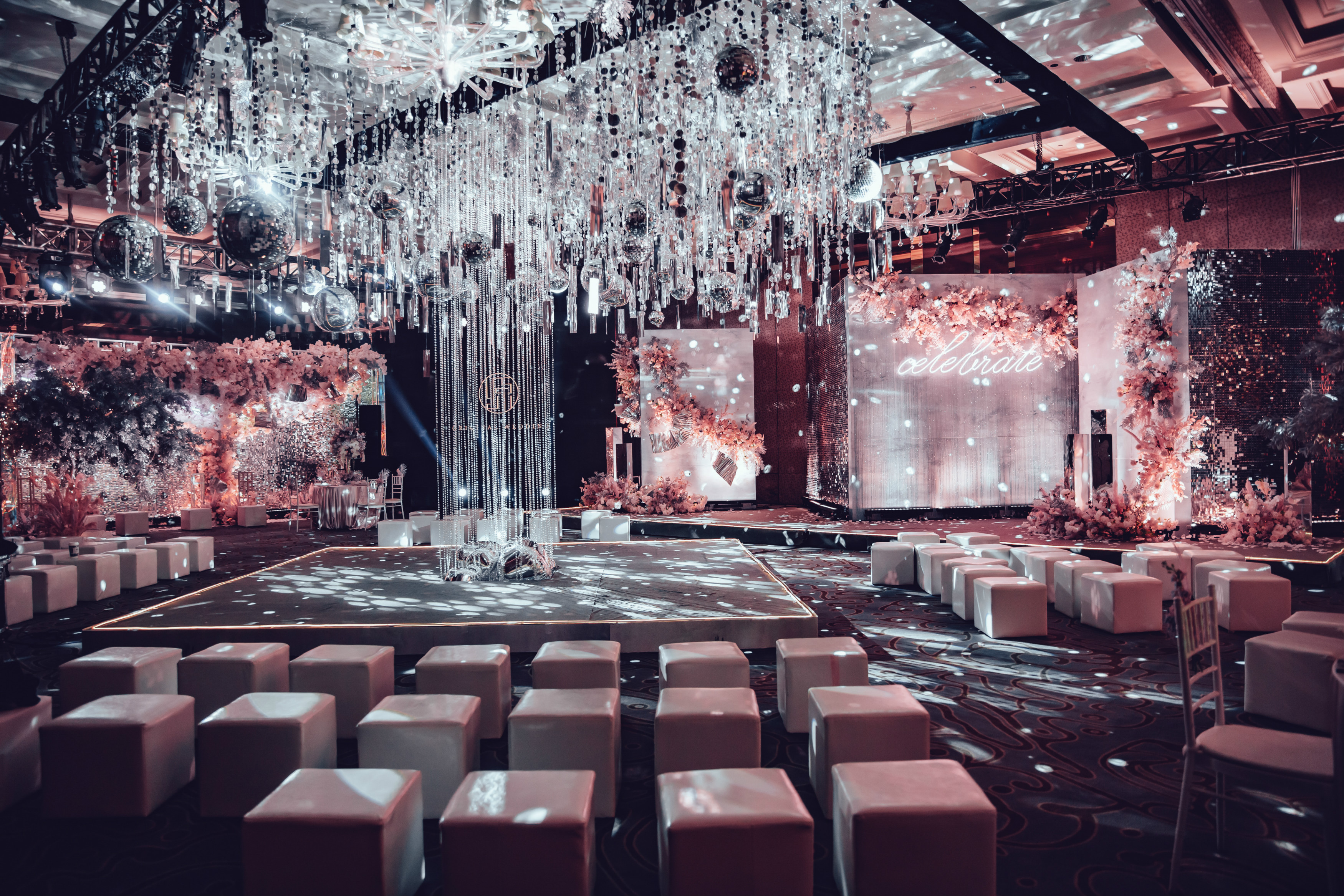 「Live智」朗廷「乐庆」时尚婚礼秀，献于你人生中最特别的时刻