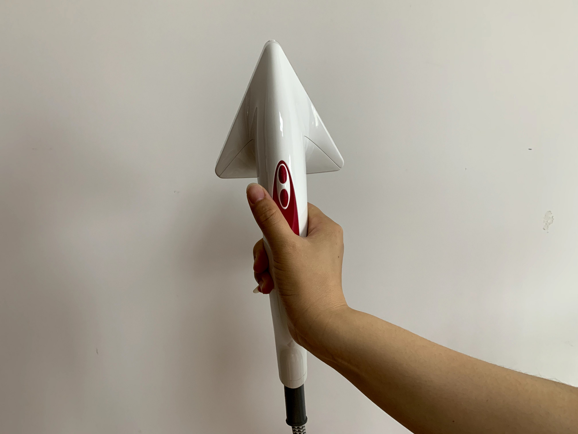 卓力挂烫机熨烫时流水,戴森蒸汽熨烫机