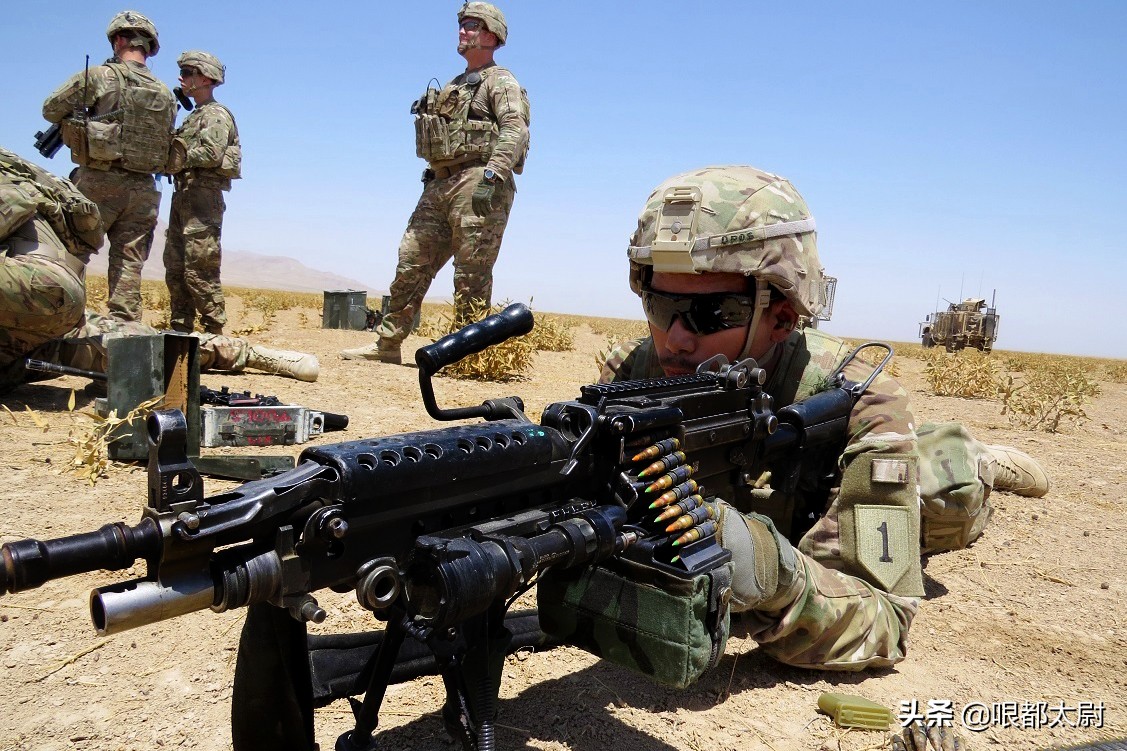 开火几秒钟就被打死!阿富汗军人突然叛变,机枪*倒打**一队美军