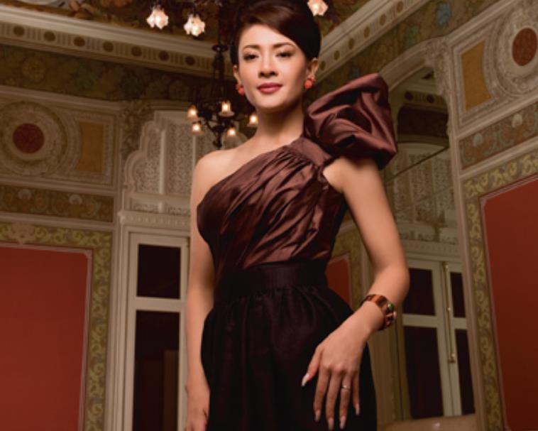 西拉米年轻照片女,西拉米年轻有多美