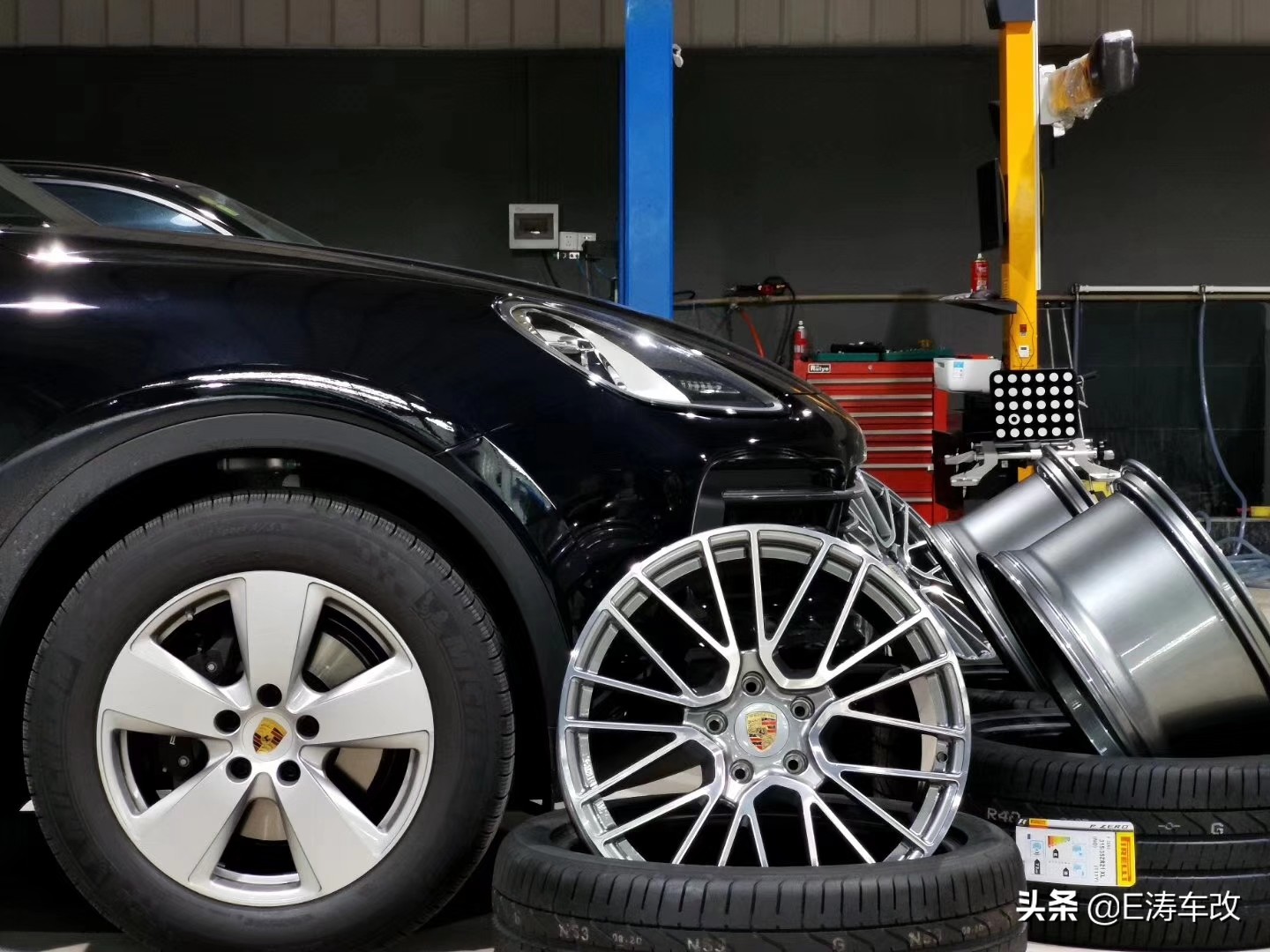 保时捷macan原厂鸟巢轮毂,保时捷鸟巢轮毂走起来的效果