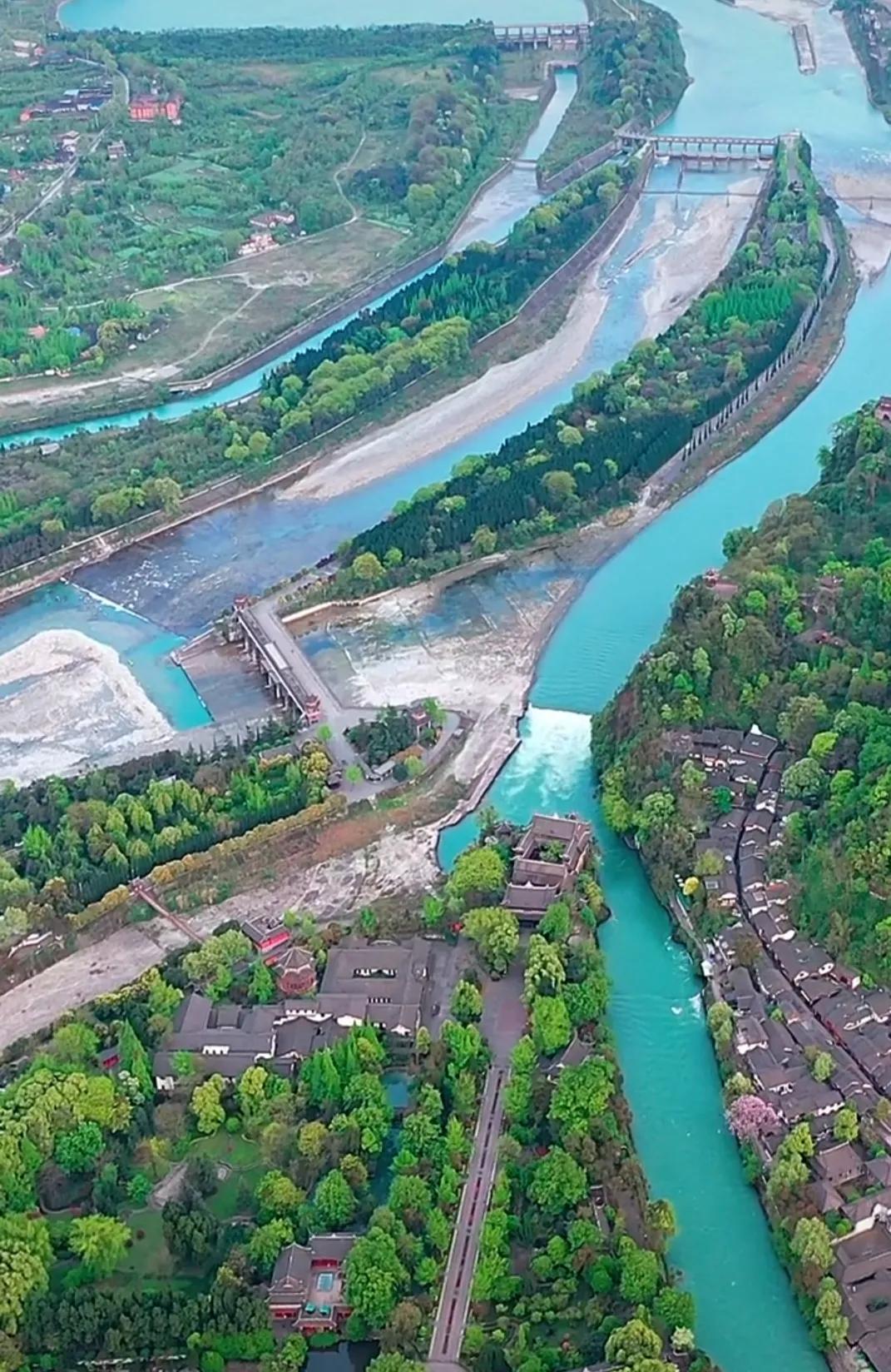 乐山和都江堰哪个地方居住环境好,都江堰居住环境