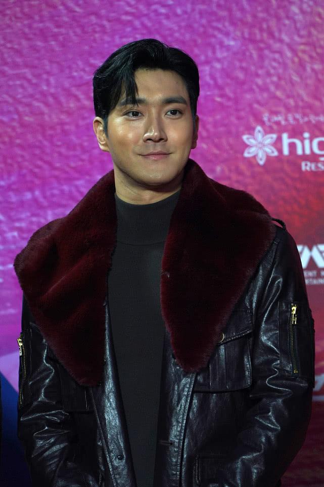 崔始源机场大衣,毛呢大衣崔始源