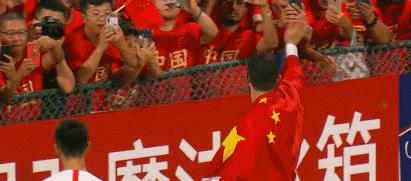 艾克森国家队努力瞬间,艾克森庆祝祖国