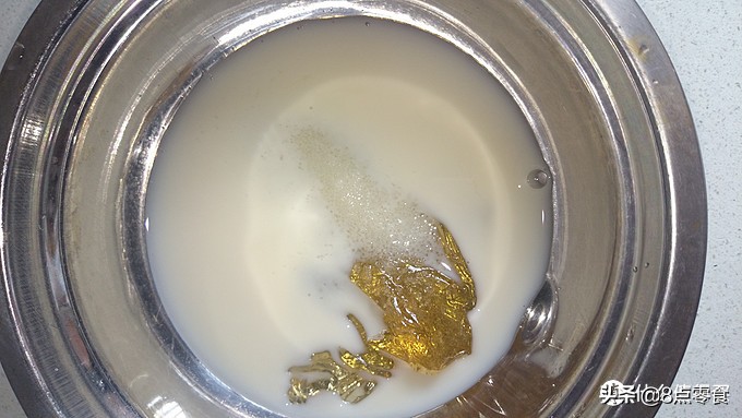 牛奶慕斯蛋糕最简单的制作方法,蓝莓果酱牛奶奶酪慕斯蛋糕8寸