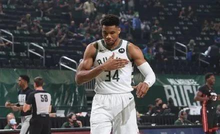 掘了！利指导7分钟连砍22分都输，表坏了谁顶得住