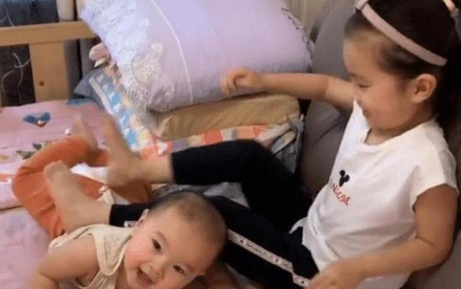 卑微弟弟走红完整视频,卑微弟弟走红视频