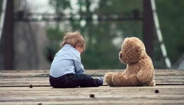 “爸爸,你趴在妈身上干什么呢?你的回答,可能改变孩子的一生