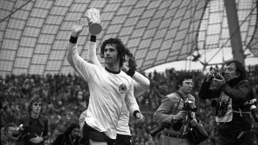 国际足坛历年排名,世界足坛十大难以打破的纪录