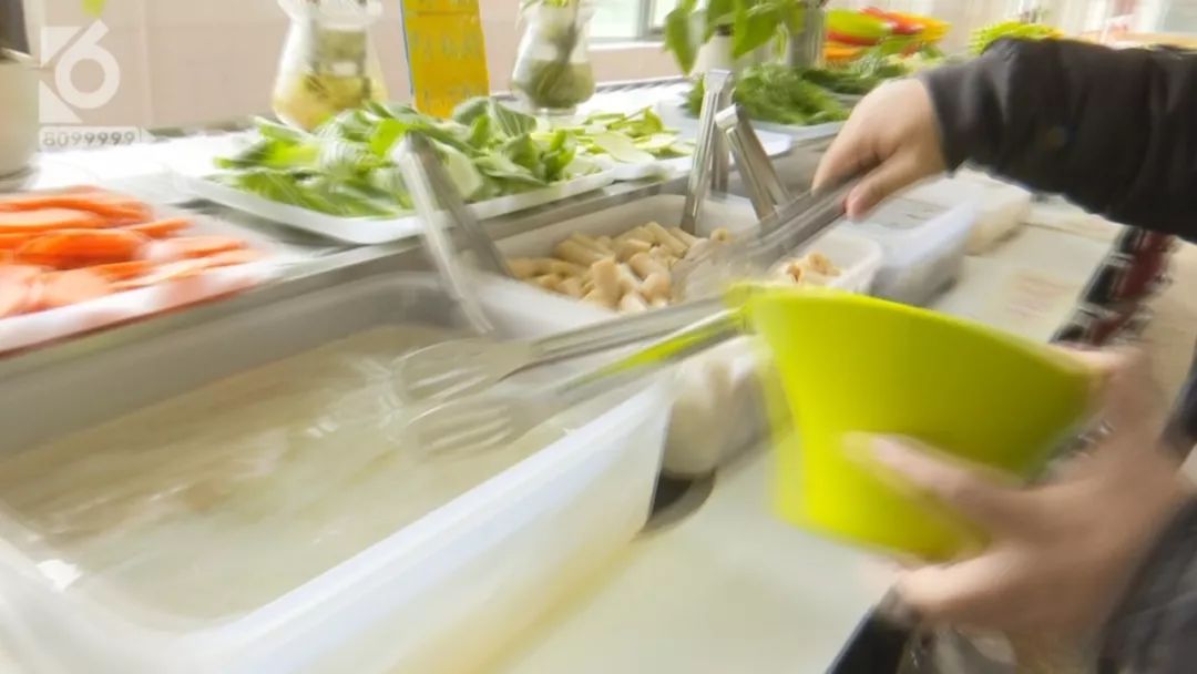 食堂4元成本的小火锅,小火锅一个人吃10元