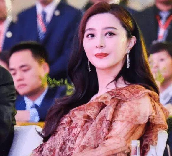 范冰冰开直播转战网红圈,范冰冰开美容院引发不小争议