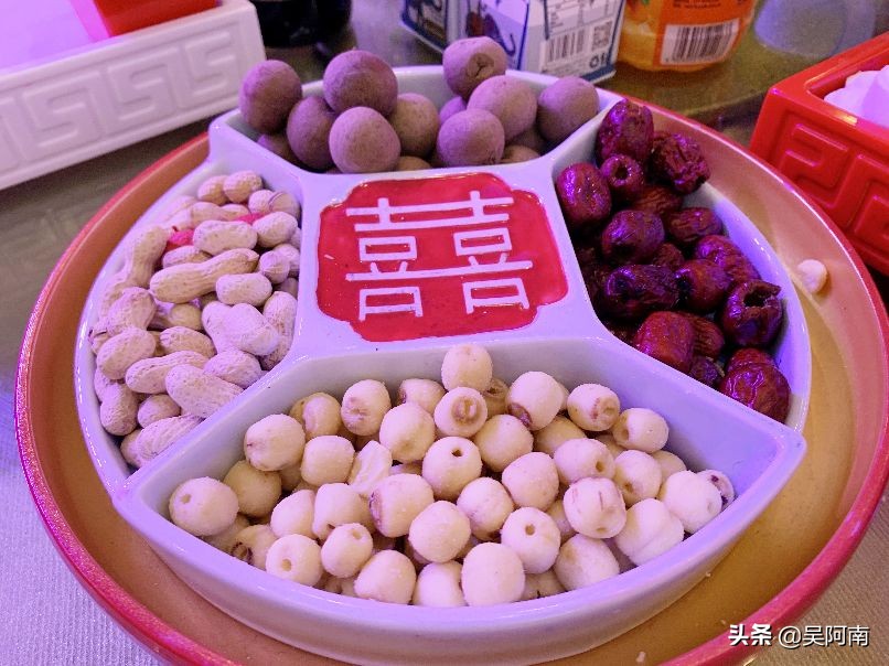 土豪请客吃饭300元,土豪一桌宴席500万