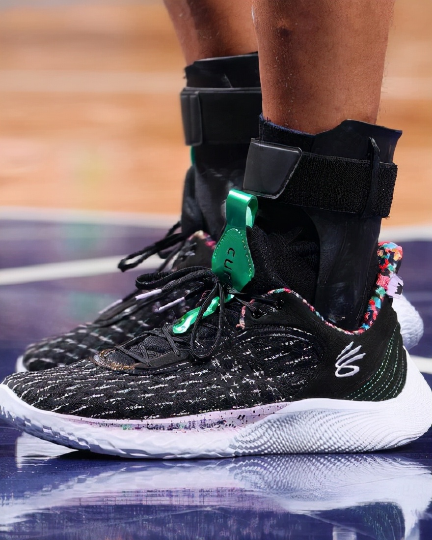 安踏零跑和安踏马赫有什么不同,安踏国潮与安踏是同一个品牌吗