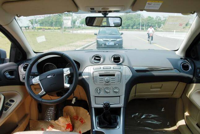 开了一年的蒙迪欧12万值得入手吗,15款12万公里的蒙迪欧值得买吗