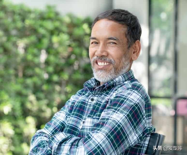 椭圆脸型发型图片大全,60岁女式椭圆脸型适合什么发型