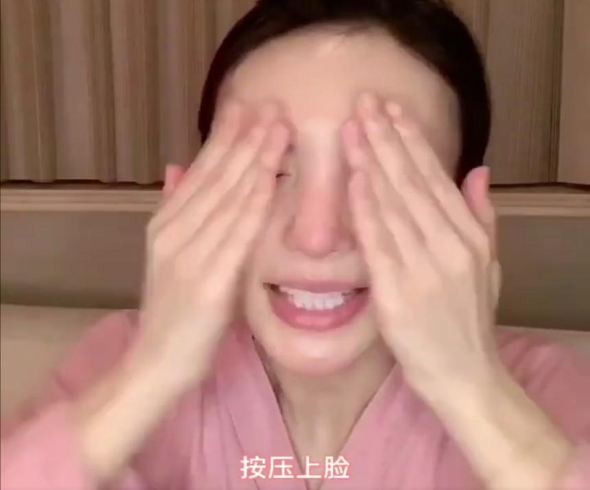 用完爽肤水再用醒肤露,用完爽肤水马上用乳液