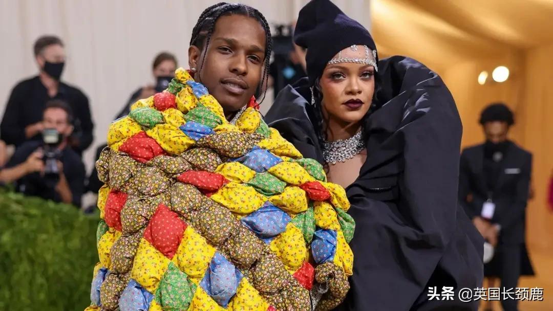 卡戴珊化身摄魂怪、碧梨赛白雪公主...今年METGALA妖魔鬼怪再出洞