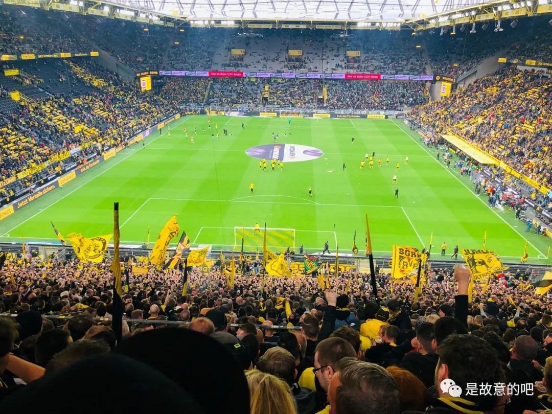 威斯特伦法魔鬼主场的比赛,威斯特伦法主场南看台球迷