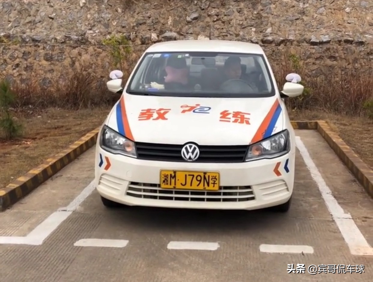 科目二倒车入库如何找准引领点位,科目二倒车入库如何找准点位技巧