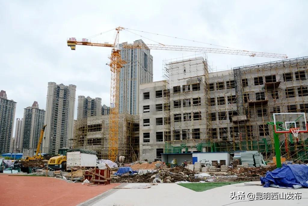 区政府主要领导调研新建学校,区领导督导检查学校建设工作