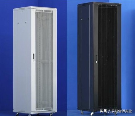 机柜网络跳线插的是什么设备,网络机柜网络跳线长短怎么处理