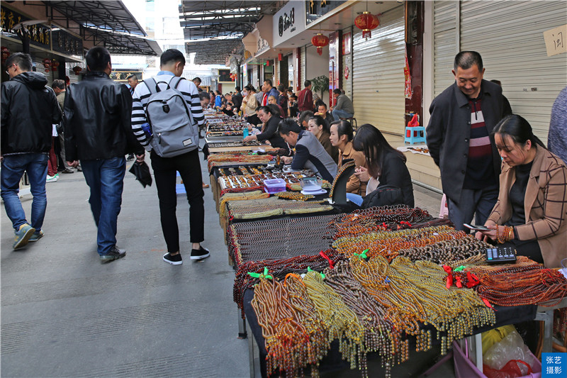 腾冲翡翠玉器市场,腾冲玉石老店