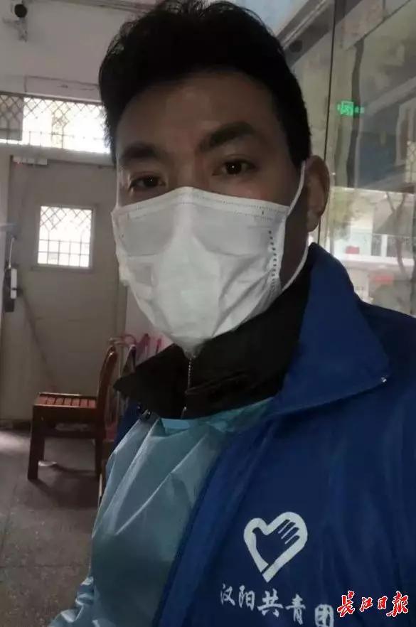 到一线,汲取奋进力量展现青年担当