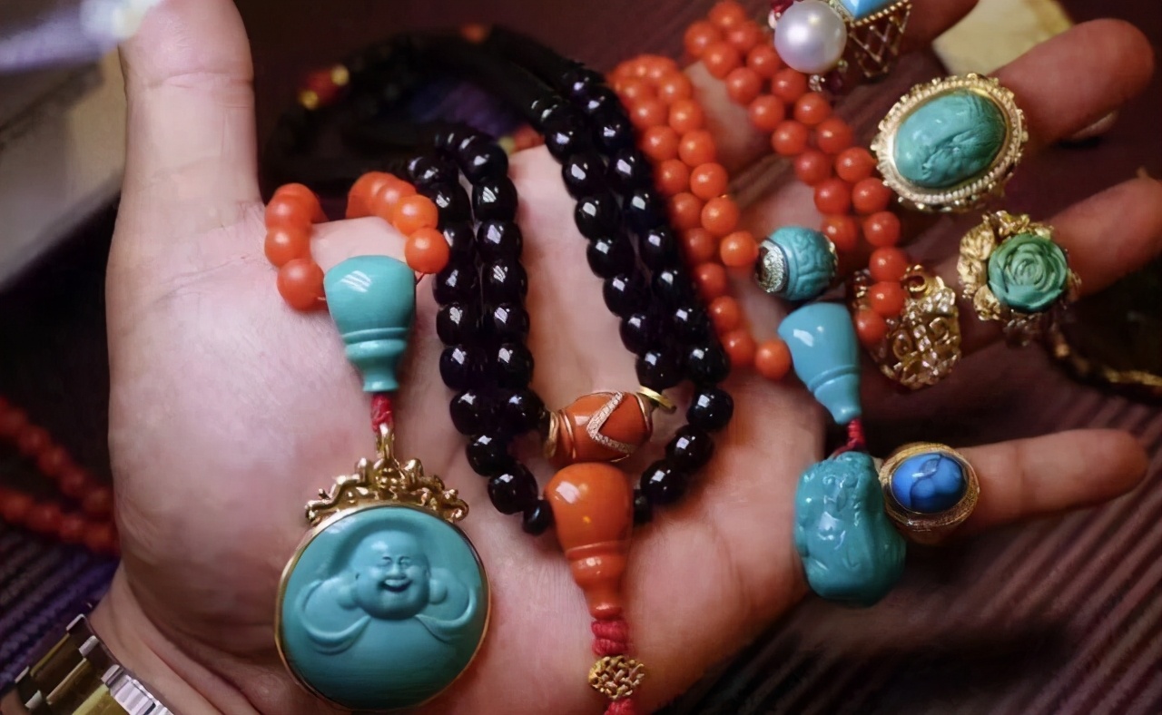 玩手串就是盘？你错了，搭配学不好，手串low到老