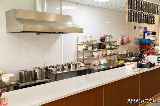 徐州68岁阿姨卖米线,徐州一家米线养活几十口人