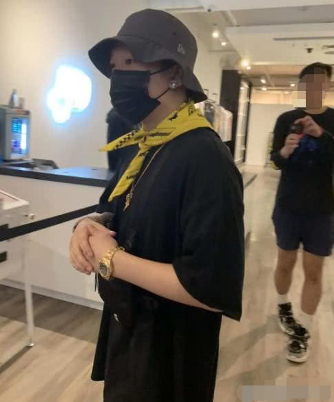 PGone素颜现身全面复出,人气火爆胜当年,经历风雨后变暖男