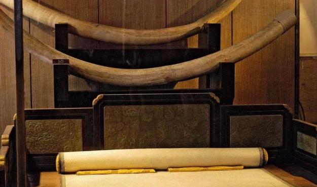 山东农妇守护传家宝30年,山东农妇传家宝10根金条买入