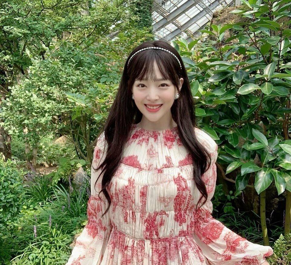 崔雪莉的短发怎么烫,崔雪莉穿搭风格