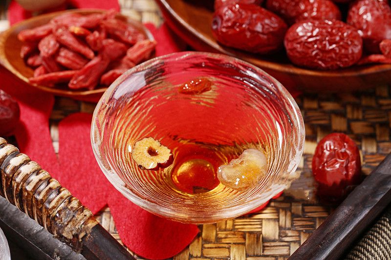 女生喝什么茶养皮肤最有效,茉莉花茶美白功效