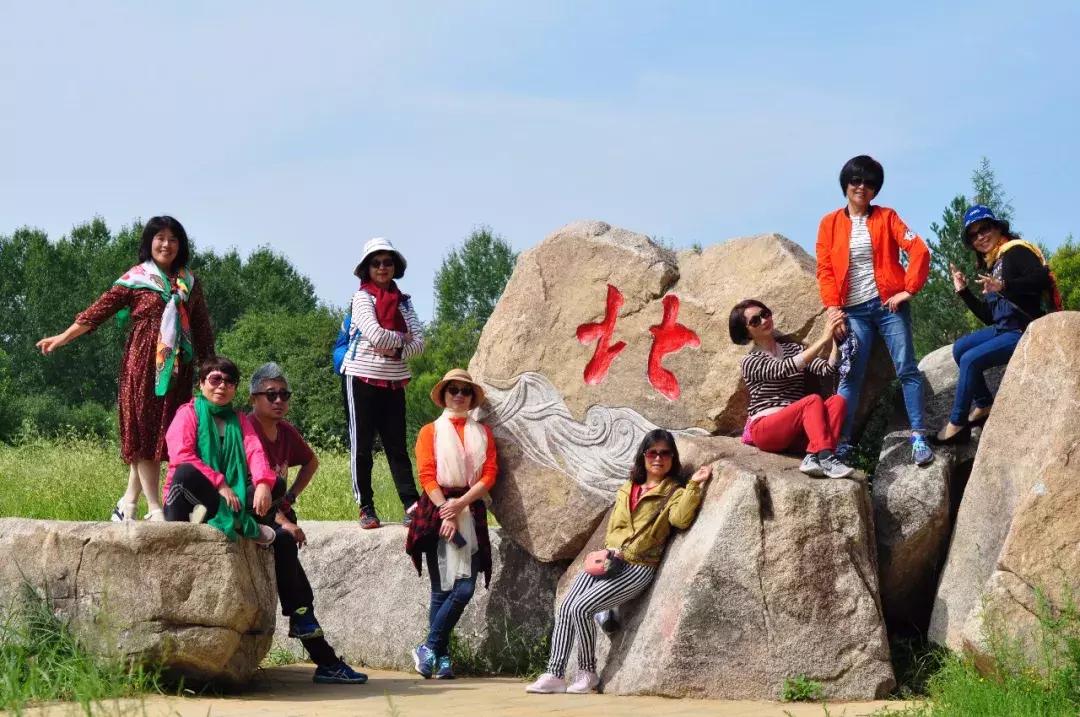 几个闺蜜自驾游的视频,一群闺蜜旅行视频