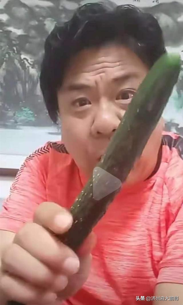 栾云平被郭德纲踹一腿的小品,栾云平被郭麒麟踹一腿的小品