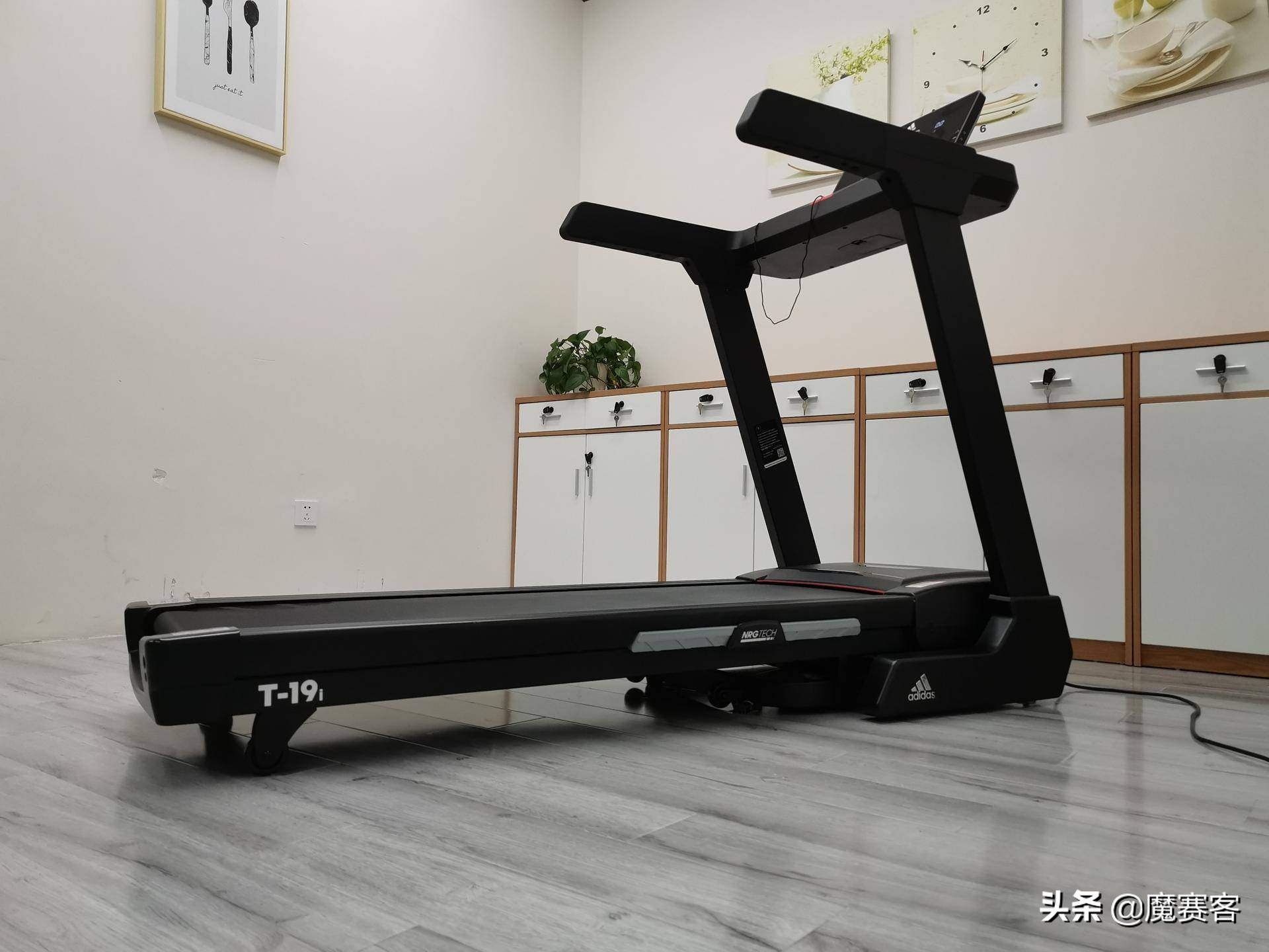 阿迪达斯t19i跑步机,阿迪达斯跑步机t-19x怎么样