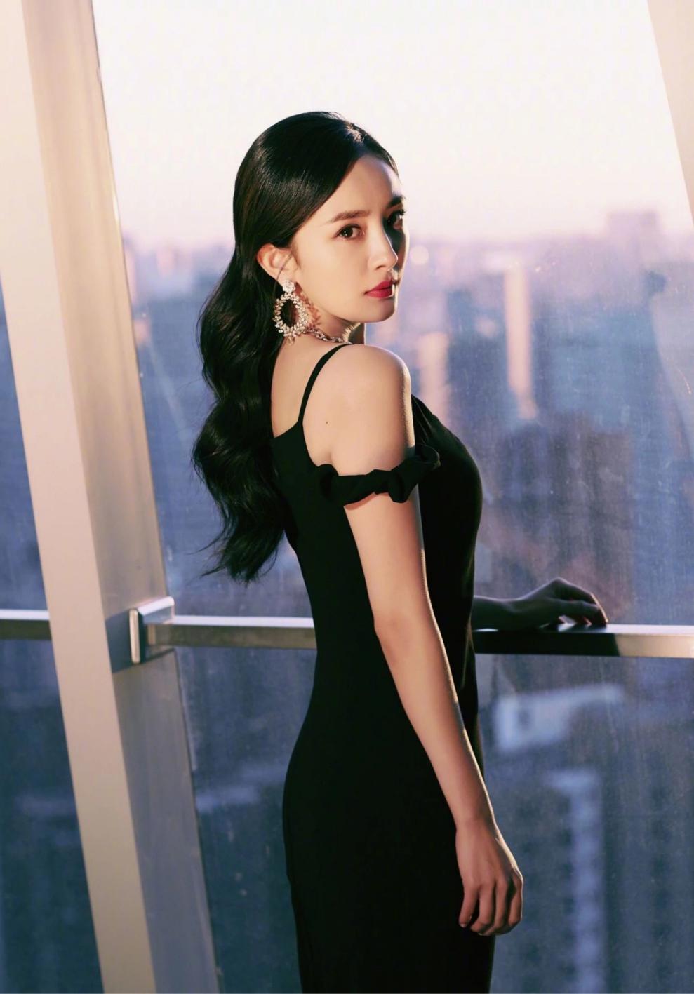 40岁妈妈短发烫发显年轻,30到40岁减龄短发烫发